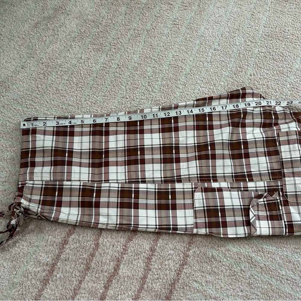 NWT Anthropologie Pilcro Slim Plaid Cargo Capris 90's Style Y2K Style Size Small - Picture 10 of 14
